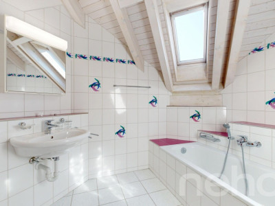 Stilvolle 4.5-Zimmer-Attika-Maisonette mit Charme und Komfort image 9