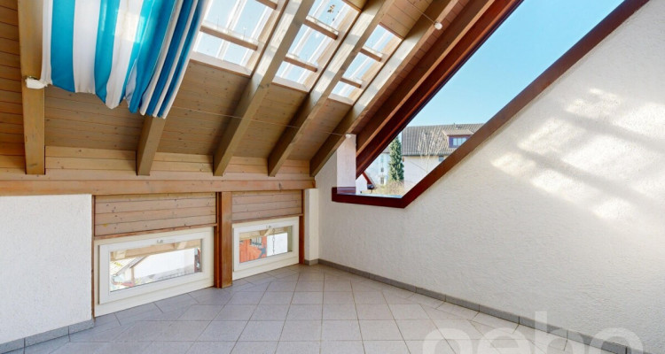 Stilvolle 4.5-Zimmer-Attika-Maisonette mit Charme und Komfort image 11