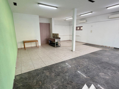 Surface commerciale idéalement située au centre de Riddes image 2