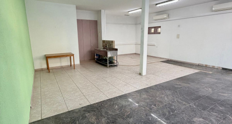 Surface commerciale idéalement située au centre de Riddes image 2