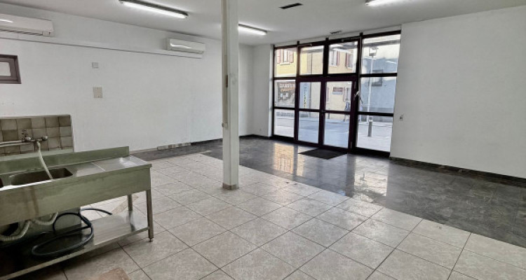 Surface commerciale idéalement située au centre de Riddes image 3