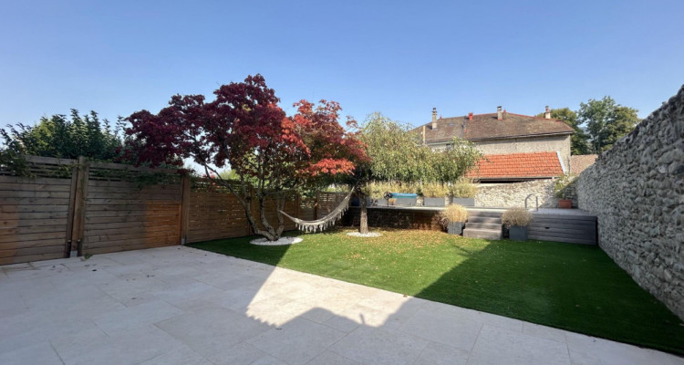 Magnifique maison villageoise avec piscine image 2