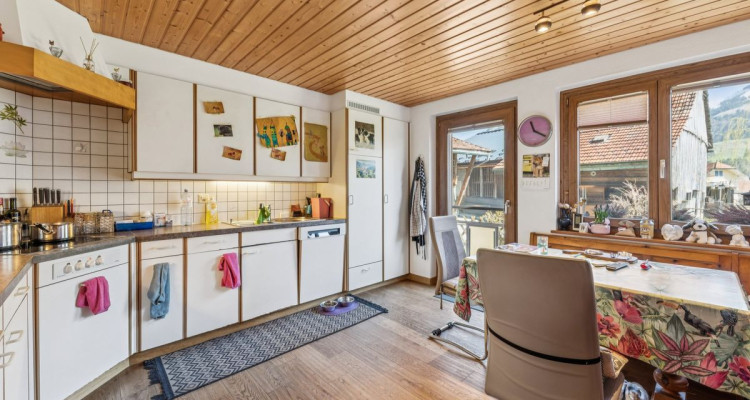 Vivez le confort dune maison performante dans un cadre privilégié à Enney image 5