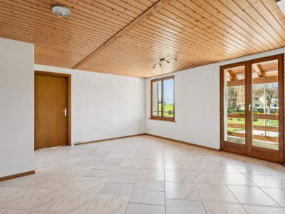 Maison rénovée de 5 pièces avec grand jardin à Villarzel image 6