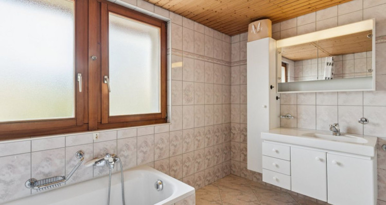 Maison rénovée de 5 pièces avec grand jardin à Villarzel image 8