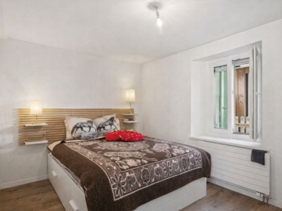 Maison avec trois appartements dans un cadre paisible à Marnand image 3