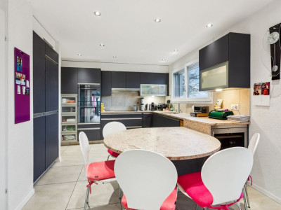 Villa jumelée indépendante avec piscine à Romont image 3