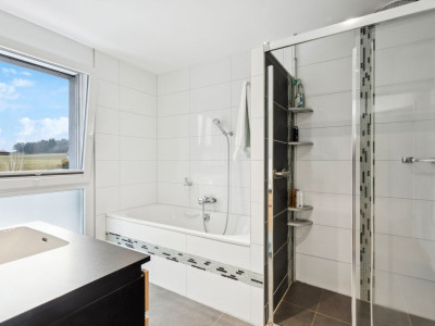 Villa jumelée indépendante avec piscine à Romont image 7