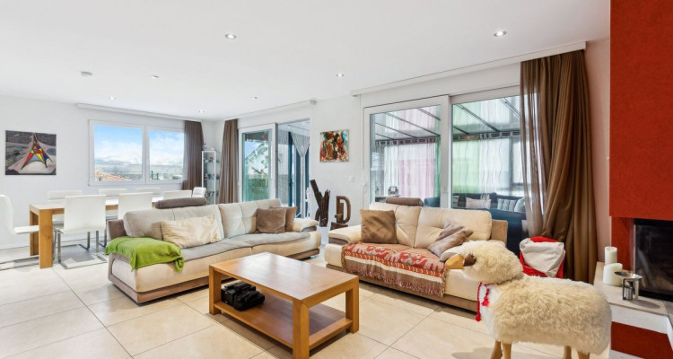 Villa jumelée indépendante avec piscine à Romont image 2