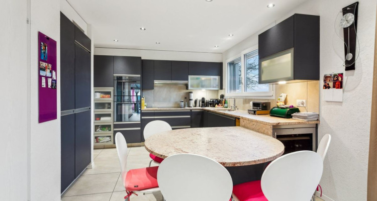 Villa jumelée indépendante avec piscine à Romont image 3