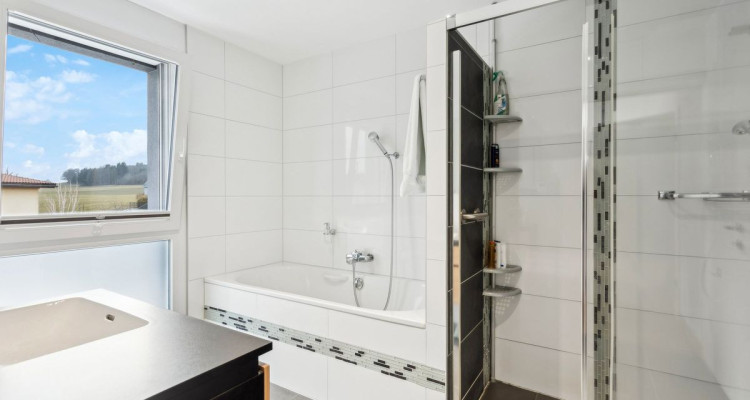 Villa jumelée indépendante avec piscine à Romont image 7