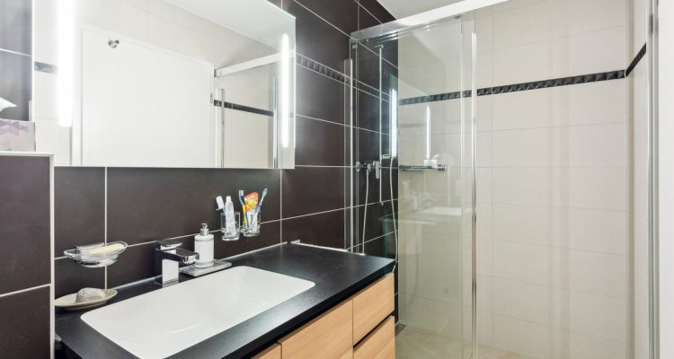 Villa jumelée indépendante avec piscine à Romont image 8