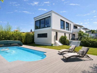 Villa contemporaine avec piscine et vue lac image 1