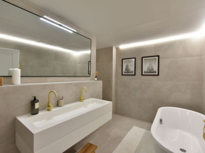 Villa contemporaine avec piscine et vue lac image 8