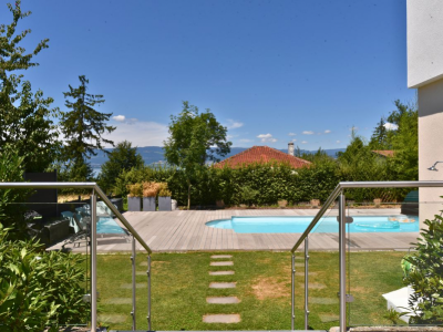 Villa contemporaine avec piscine et vue lac image 11
