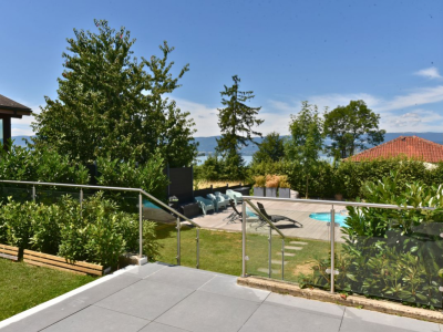 Villa contemporaine avec piscine et vue lac image 12