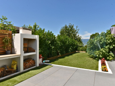 Villa contemporaine avec piscine et vue lac image 13