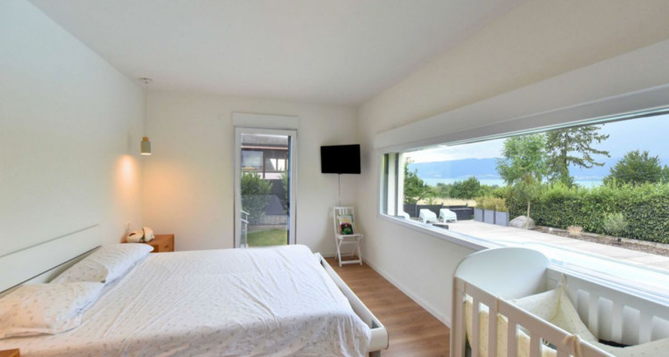 Villa contemporaine avec piscine et vue lac image 6