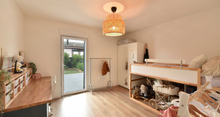 Villa contemporaine avec piscine et vue lac image 7