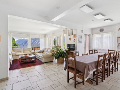 Spacieuse maison avec vue panoramique sur les Alpes image 2