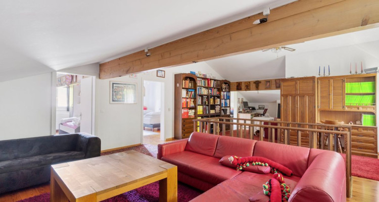 Spacieuse maison avec vue panoramique sur les Alpes image 3