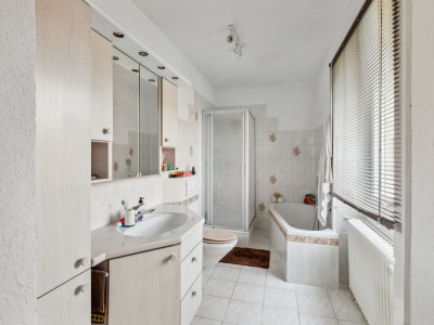 Spacieuse maison avec grand jardin image 8