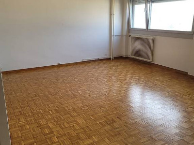 Appartement de 2.5 pièces à Onex  image 2