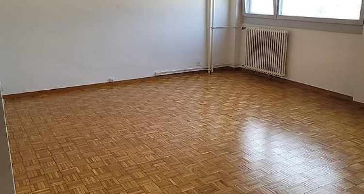 Appartement de 2.5 pièces à Onex  image 2