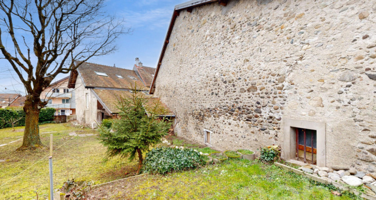 Charmante maison villageoise à rénover au c?ur dEtoy image 3