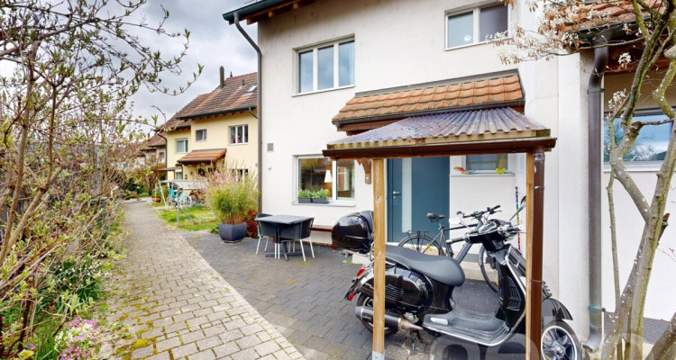 Familienhaus mit Garten, viel Platz & Top-Aussenbereich image 3