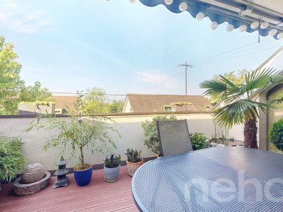 Lichtdurchflutete Dachwohnung mit Balkon und Weitblick image 5