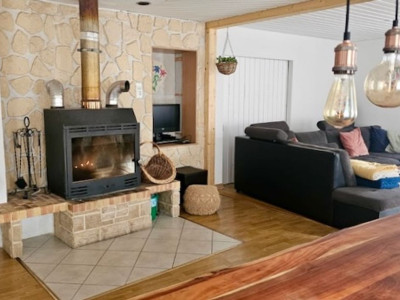 Authentique maison villageoise, Charme et volumes à Boveresse image 4