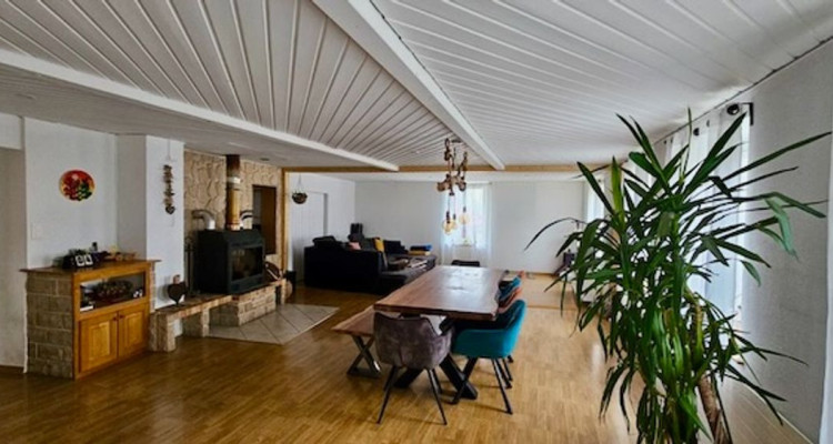 Authentique maison villageoise, Charme et volumes à Boveresse image 5