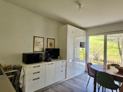  Villa  contigüe située dans un agréable quartier prisé de Fleurier image 11