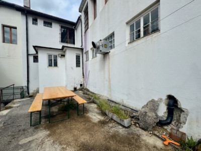 En exclusivité: Atelier et ou habitation!198 m² à rénover avec terrasse de 45 m²  image 3