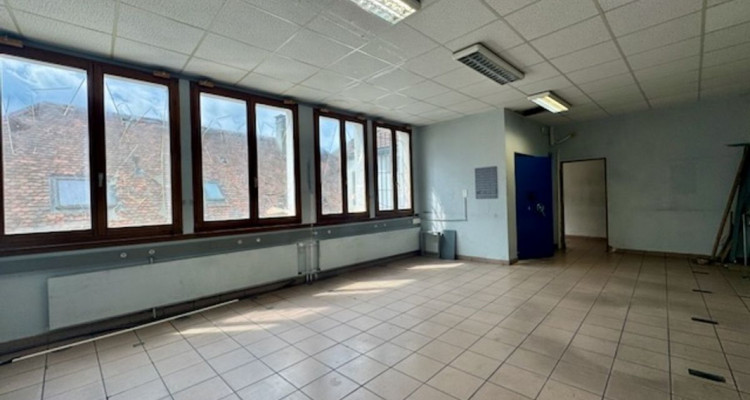 En exclusivité: Atelier et ou habitation!198 m² à rénover avec terrasse de 45 m²  image 6