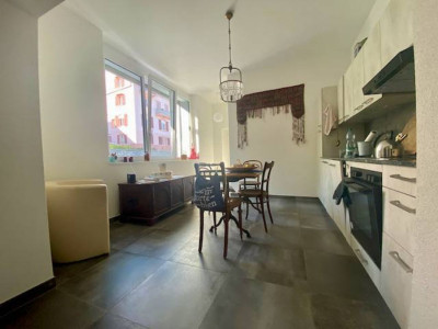 Bel appartement 2 pièces loué,avec réduit et place de parc image 2