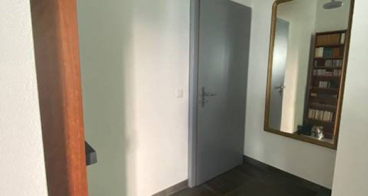 Bel appartement 2 pièces loué,avec réduit et place de parc image 6