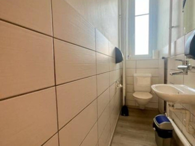   Faites une offre pour ce très bel Immeuble mixte, avec 14 garages et 18 places de parc image 8