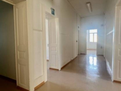   Faites une offre pour ce très bel Immeuble mixte, avec 14 garages et 18 places de parc image 13