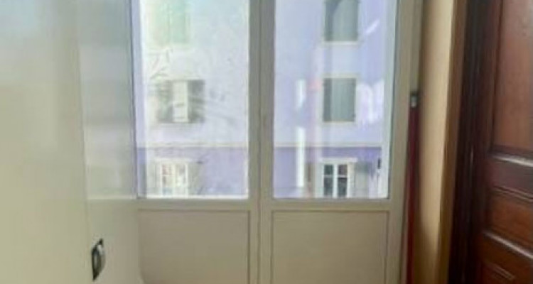   Faites une offre pour ce très bel Immeuble mixte, avec 14 garages et 18 places de parc image 10