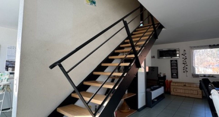 Maison mitoyenne avec deux logements, possibilités activité indépendante, location.. image 5