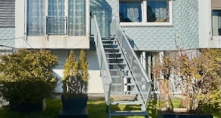 Maison mitoyenne avec deux logements, possibilités activité indépendante, location.. image 10