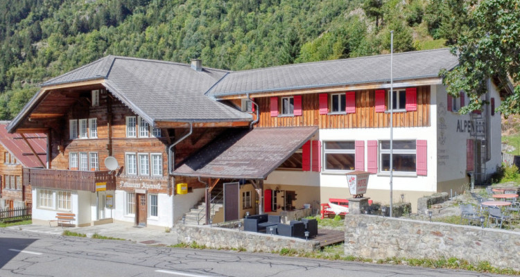 Einzigartiges Airbnb / Hotel in malerischer Berglandschaft image 1