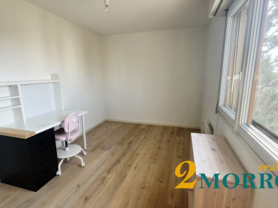 Attique lumineux 4.5 pièces avec vue au cœur de Rolle image 6