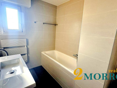 Attique lumineux 4.5 pièces avec vue au cœur de Rolle image 4