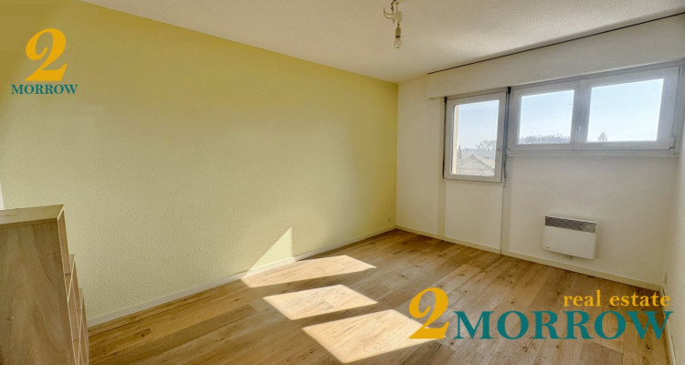 Attique lumineux 4.5 pièces avec vue au cœur de Rolle image 5