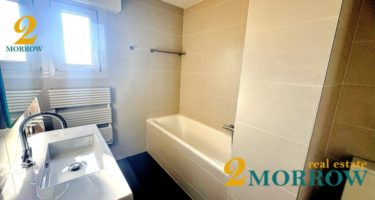 Attique lumineux 4.5 pièces avec vue au cœur de Rolle image 4