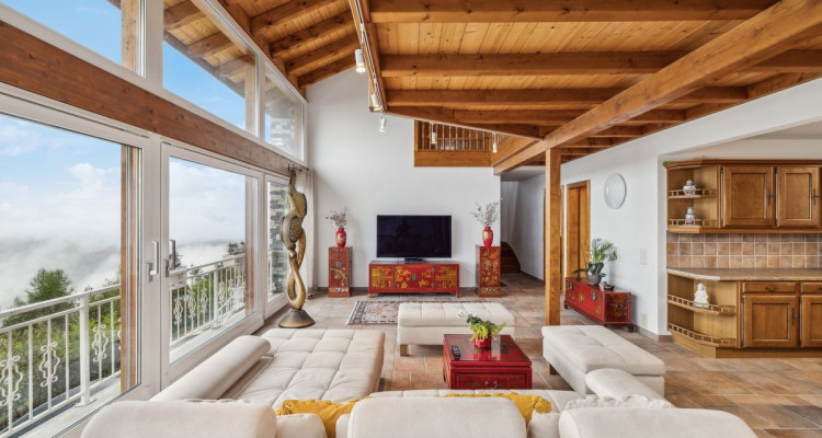 Villa avec piscine et vue imprenable sur les montagnes image 3