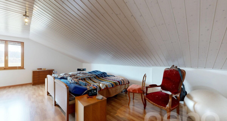 Maison individuelle denviron 380 m², grand terrain et vue montagnes image 10